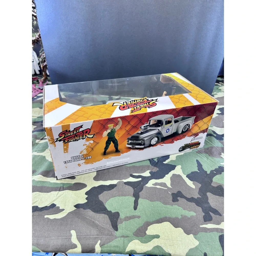 Jada Toys Street Fighter Guile & 1956 Ford F-100 Die-Cast Figure Set 1:24 34373